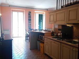 A kitchen or kitchenette at Amber Apartment