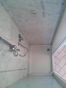 A bathroom at Amber Apartment