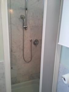 A bathroom at Amber Apartment