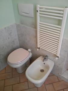 A bathroom at Amber Apartment