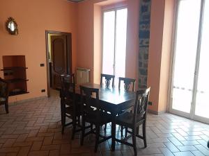 A seating area at Amber Apartment