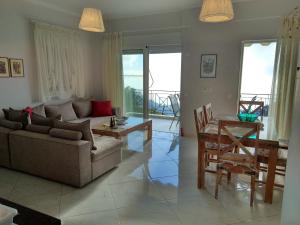 Gallery image of Plagia's Sunset Apartments in Exanthia