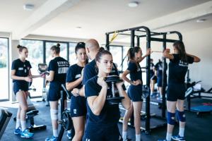 Fitness centrum a/nebo fitness zařízení v ubytování Hotel Ub Business & Wellness
