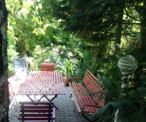 Vonkajšia záhrada v ubytovaní Flair Apartmanház