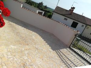 Budova, kde se vila nachází