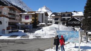 Hotel Toni during the winter