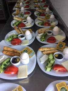 Opciones de desayuno para los huéspedes de Arapgir Nazar Hotel