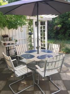 Patio nebo venkovní prostory v ubytování Solhaga Kullahalvön