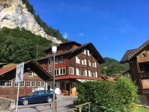 Gallery image of Hotel Hornerpub in Lauterbrunnen