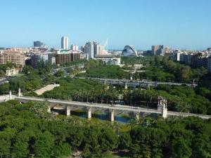 Výhľad na mesto Valencia alebo výhľad na mesto priamo z apartmánu + 6 fotografií