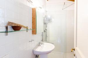 A bathroom at Taglialegna a Montefiorile
