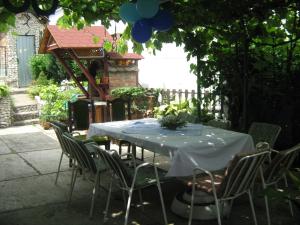 Aed väljaspool majutusasutust Apartman Vrdničak
