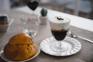 Jedlo v ubytovaní bed & breakfast alebo blízkom okolí