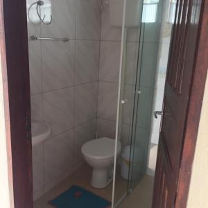 Un baño de Hospedagem Entre Marés