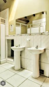Un baño de OkiDoki Cusco Hostal