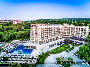 an aerial view of a hotel with a resort at Studio Elegance in Golden Sands