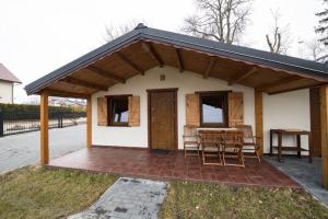Budova, v ktorej sa apartmán nachádza + 8 fotografií