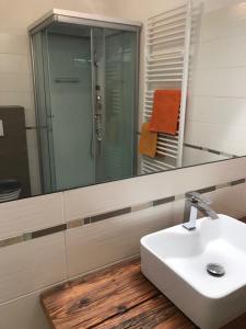 Łazienka w obiekcie Ferienhaus Karoline