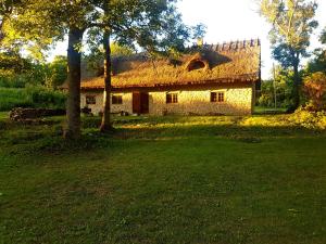 Het gebouw waarin de lodge zich bevindt