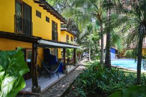Bassein majutusasutuses Villas Macondo või selle lähedal