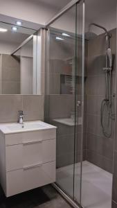 Apartament Piano 3 tesisinde bir banyo