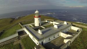 מבט מלמעלה על St John's Point Lightkeeper's Houses, Donegal