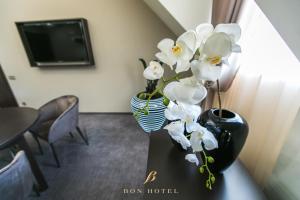 TV a/nebo společenská místnost v ubytování Bon Hotel