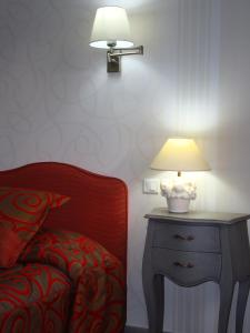 Posezení v ubytování Hôtel Le Gue Du Holme