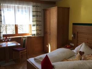 Postel nebo postele na pokoji v ubytování Haus Schnepfleitner