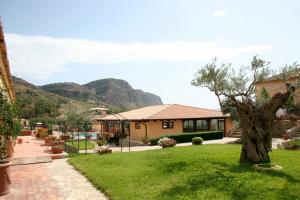 Galeriebild der Unterkunft Villa Maria in Belvedere di Spinello + 22 Fotos