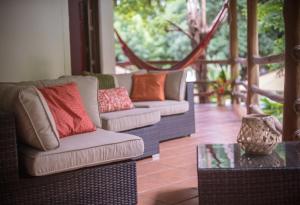 Khu vực ghế ngồi tại Manala Hotel