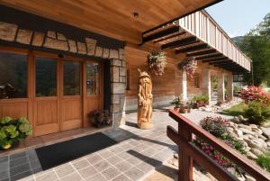 Garður fyrir utan Hotel Olympie