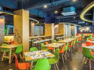 曼谷素坤逸50号宜必思尚品酒店餐厅或其他用餐的地方