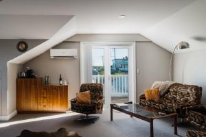 Area soggiorno di The Ark Stanley Luxury Bed and Breakfast