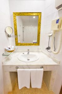 Łazienka w obiekcie Hotel Traíña