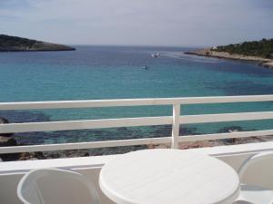 Fotografie z fotogalerie ubytování S'Arenal Apartments v destinaci Portinatx + 22 fotografií