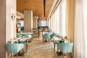 Restaurace v ubytování Radisson Blu Hotel, Larnaca