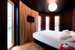 Postel nebo postele na pokoji v ubytování Axel Hotel Berlin - Adults Only