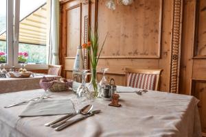 Gambar di galeri bagi Albergo Mezzolago di Mezzolago