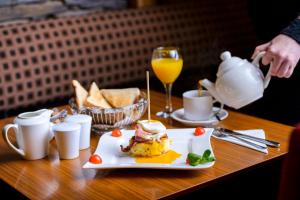 Makanan di atau di tempat lain dekat hotel