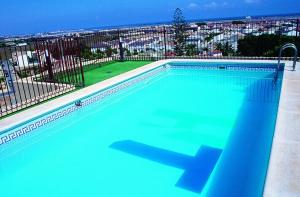 Basen w obiekcie Hotel Traíña lub w pobliżu