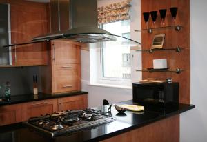 Una cocina o zona de cocina en Dreamhouse Apartments Edinburgh Holyrood Park