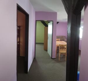 Posteľ alebo postele v izbe v ubytovaní Lucky apartmán