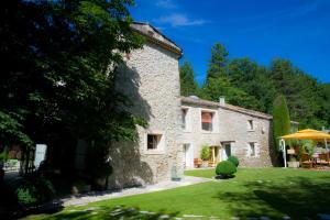 Gallery image of La Campagne St Lazare - Restaurant Chambres d'Hôtes Piscine & SPA in Forcalquier