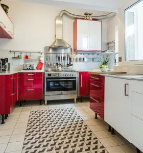 Cucina o angolo cottura di Two Pillows Boutique Hostel