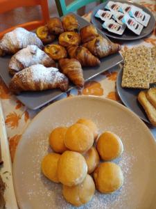 Jedlo v ubytovaní bed & breakfast alebo blízkom okolí
