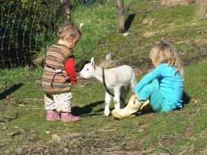 Děti v ubytování Little Paradise & Petting Farm