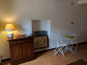 TV a/nebo společenská místnost v ubytování Cuore del Castello