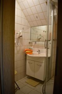 Koupelna v ubytování Apartmenthaus - Haus am Schultal, + 37 fotografií