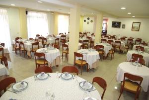 Restaurace v ubytování Hotel La Noyesa *** Superior
